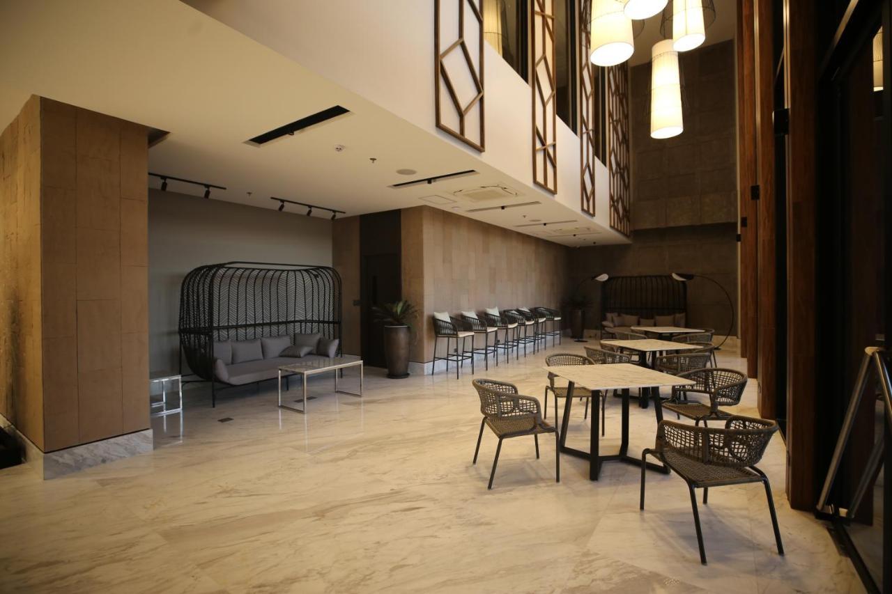 The Maximilian Hotel Cauayan City  Exterior foto