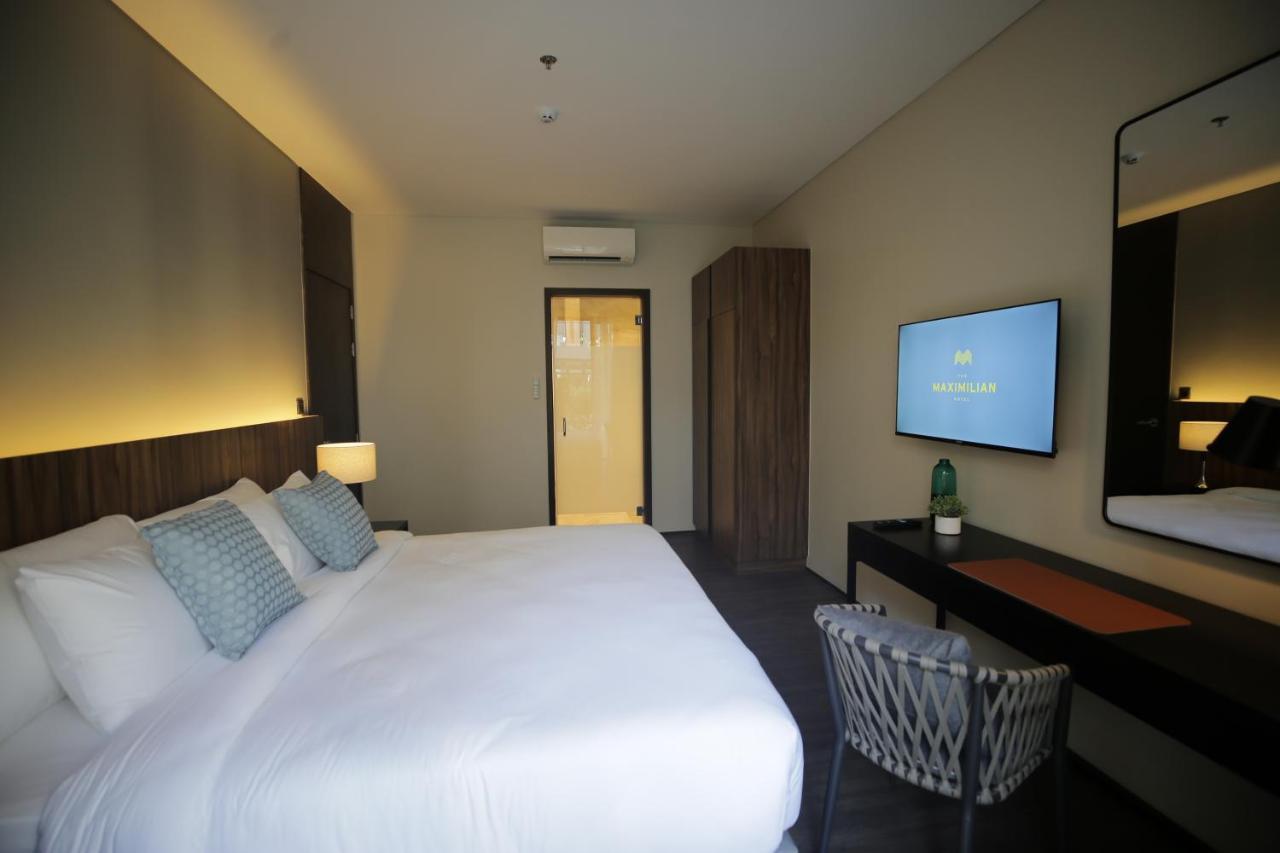 The Maximilian Hotel Cauayan City  Exterior foto